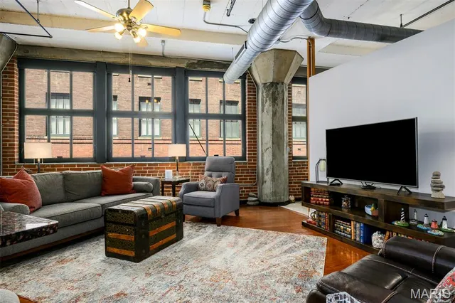 $219,900 | 1619 Washington Avenue, Unit 303, St. Louis, MO 63103