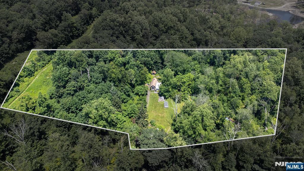 a view of a outdoor space with a street view