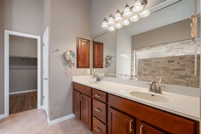 $585,000 | 544 Wiltshire Drive, Hutto, TX 78634