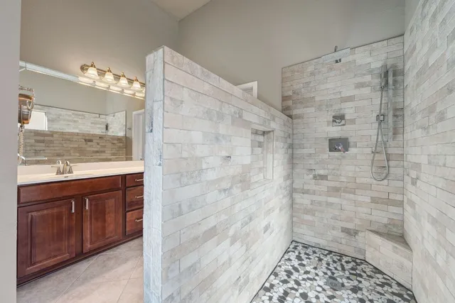 $585,000 | 544 Wiltshire Drive, Hutto, TX 78634