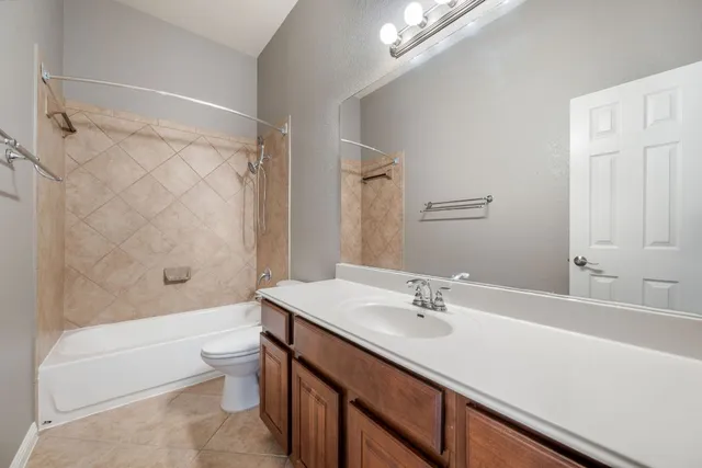 $585,000 | 544 Wiltshire Drive, Hutto, TX 78634