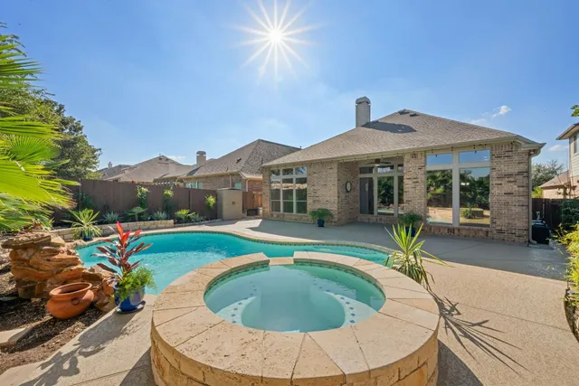 $585,000 | 544 Wiltshire Drive, Hutto, TX 78634