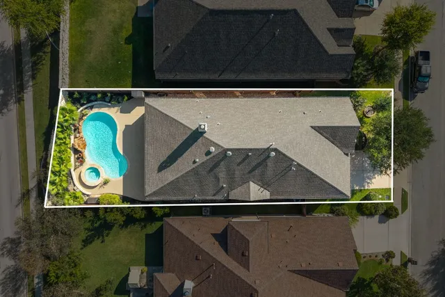 $585,000 | 544 Wiltshire Drive, Hutto, TX 78634