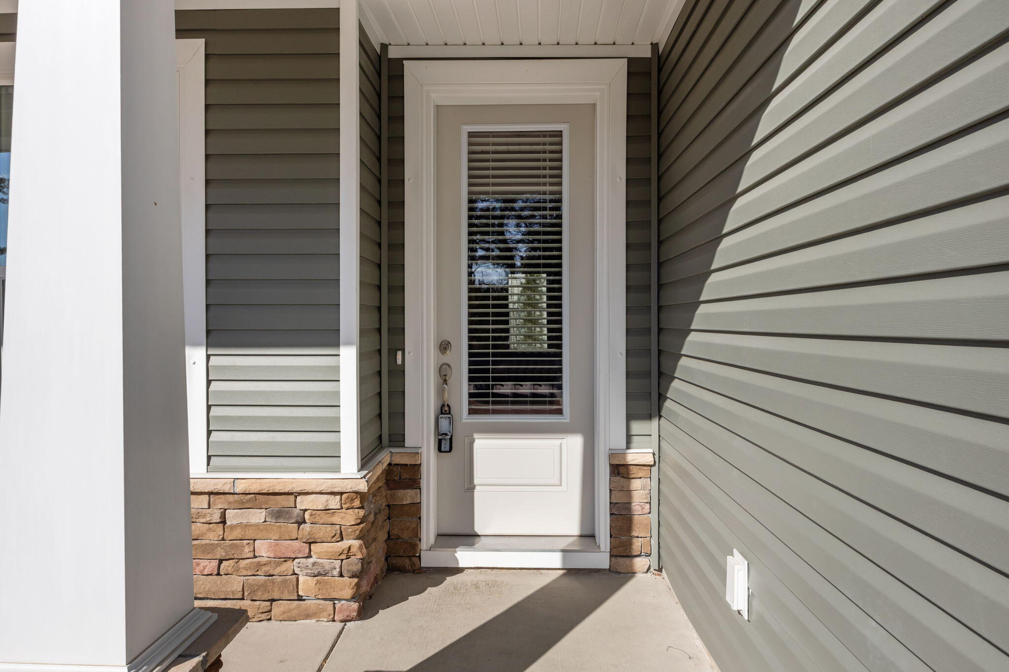 153 Winding Grove Lane Moncks Corner, SC 29461 - Photo 4 of 51 38-web-or-mls-470A9905