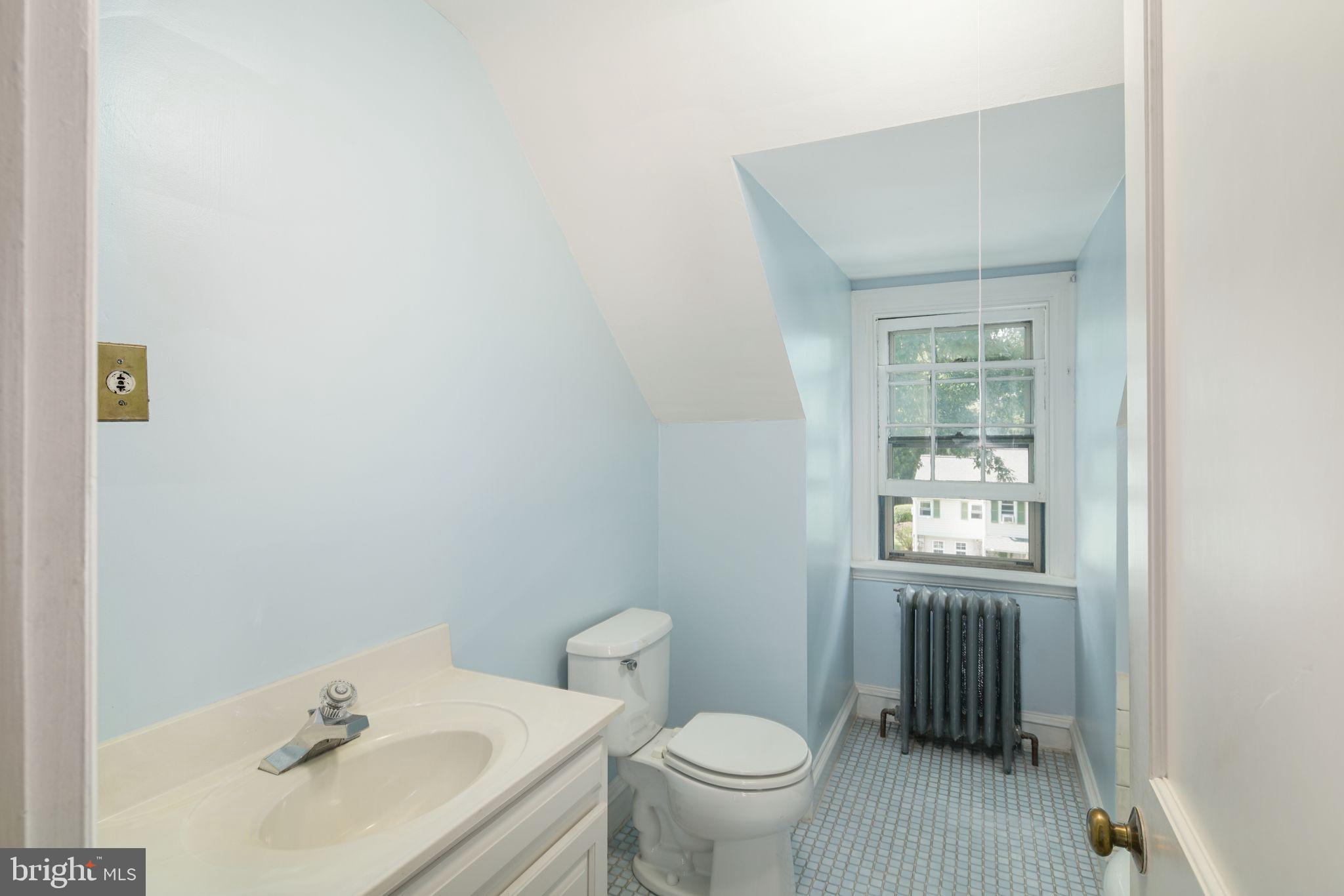 1452 County Line Road Bryn Mawr, PA 19010 - Photo 39 of 49 3rd story bathroom