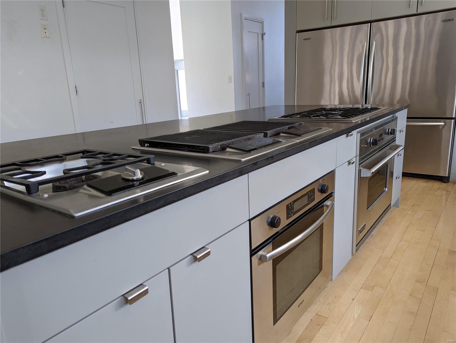 2 Tall Timbers Ladue, MO 63124 - Photo 15 of 35
