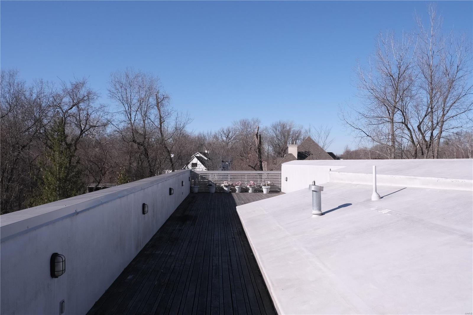 2 Tall Timbers Ladue, MO 63124 - Photo 6 of 35