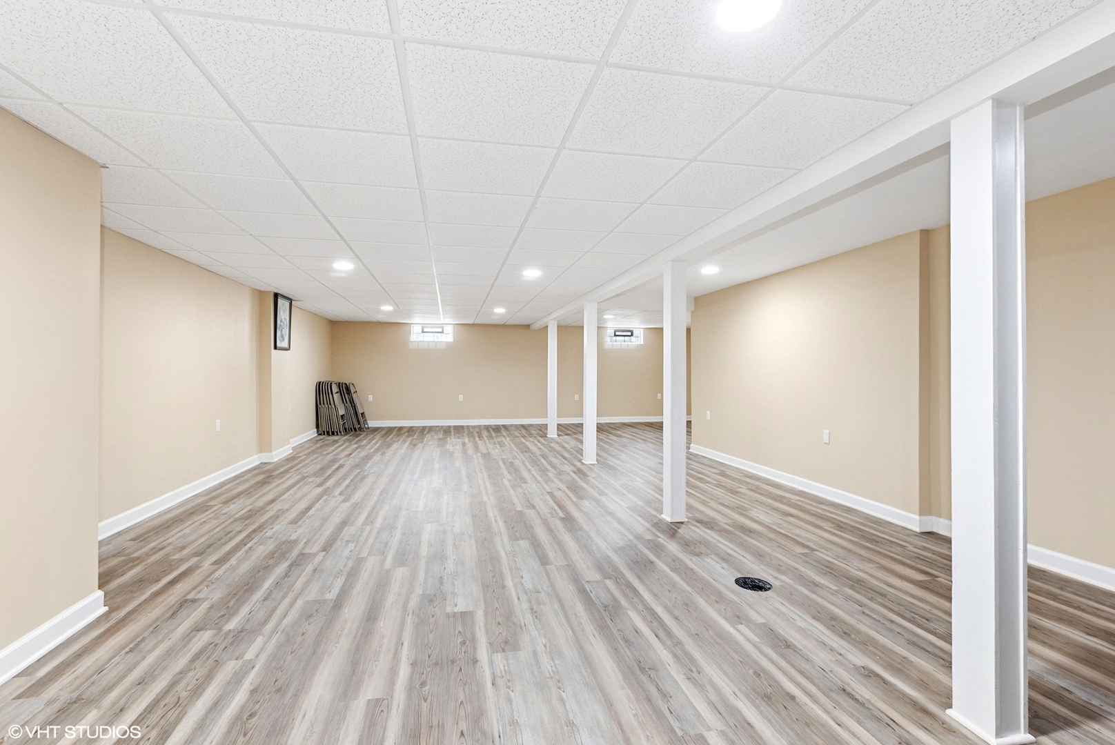828 South Cedar Road New Lenox, IL 60451 - Photo 13 of 20 a view of empty room with wooden floor