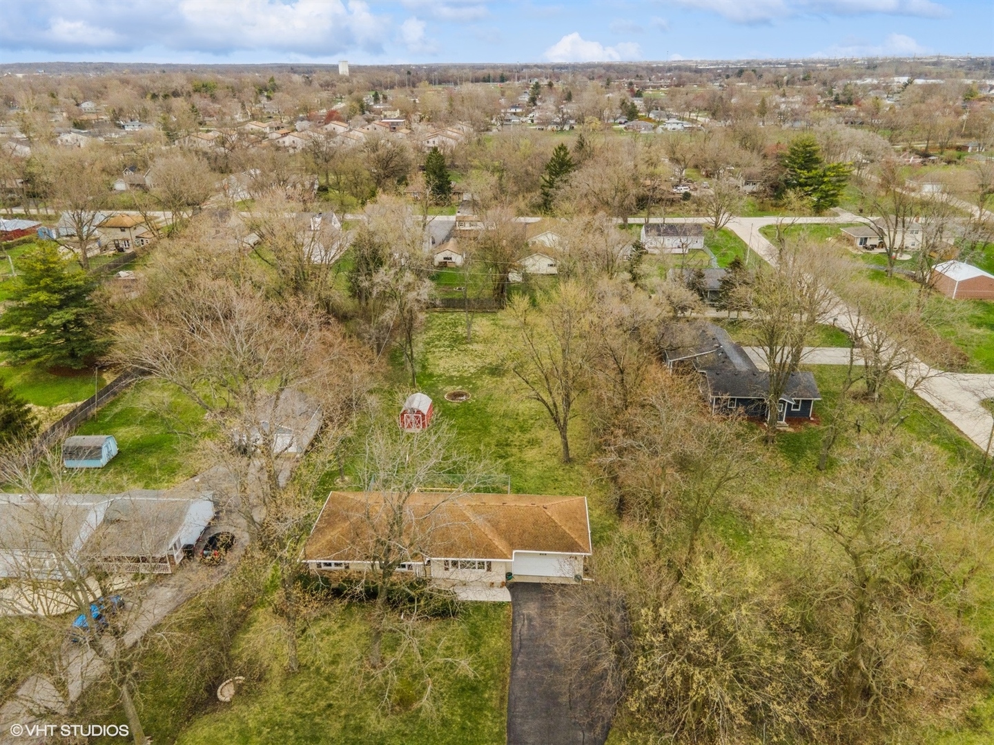 828 South Cedar Road New Lenox, IL 60451 - Photo 20 of 20 an aerial view of residential houses with outdoor space