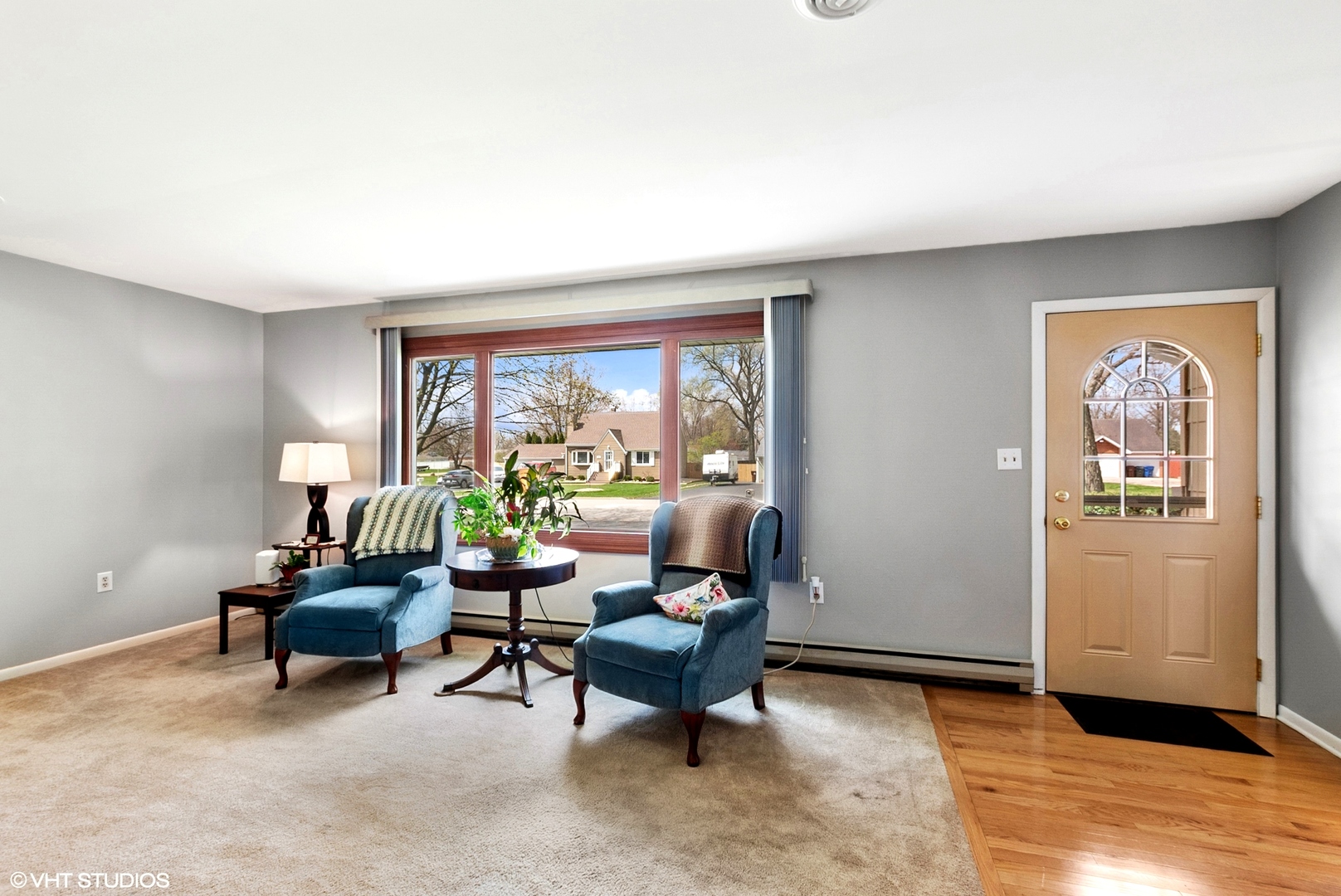 828 South Cedar Road New Lenox, IL 60451 - Photo 5 of 20 a living room with furniture and a window