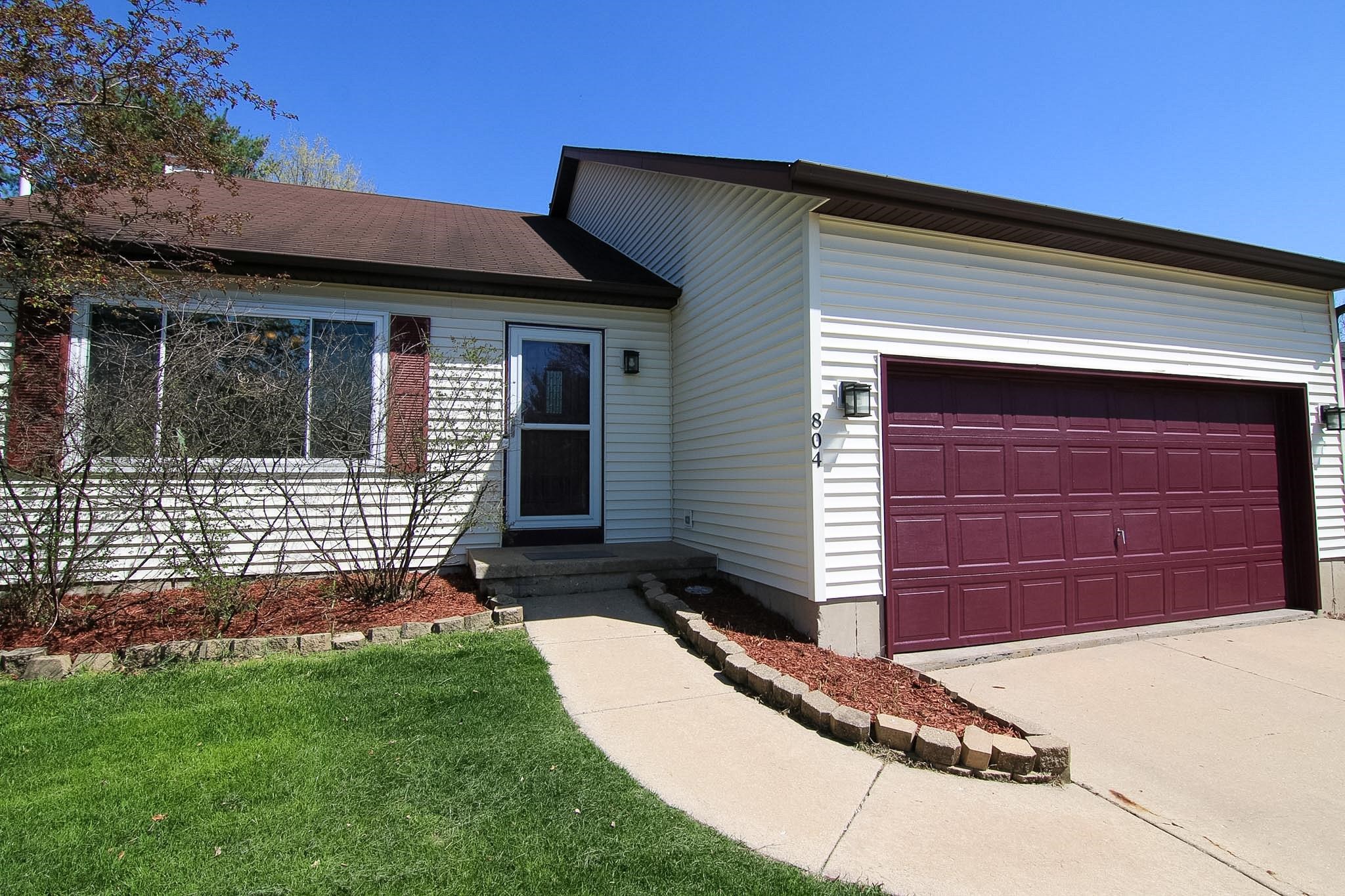 804 Whispering Way Cottage Grove, WI 53527 - Photo 4 of 72