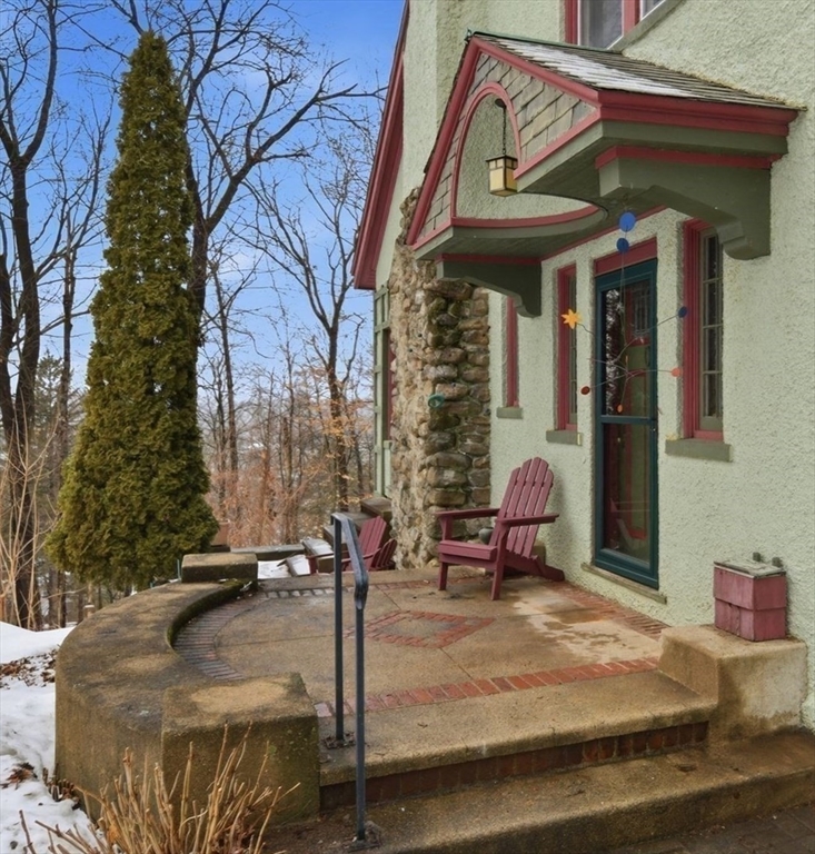 50 Mount Pleasant Amherst, MA 01002 - Photo 5 of 42 a view of a dinning room with large trees