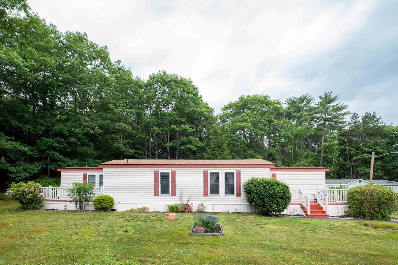58 Monadnock Drive Rochester, NH 03867 - Photo 3 of 32