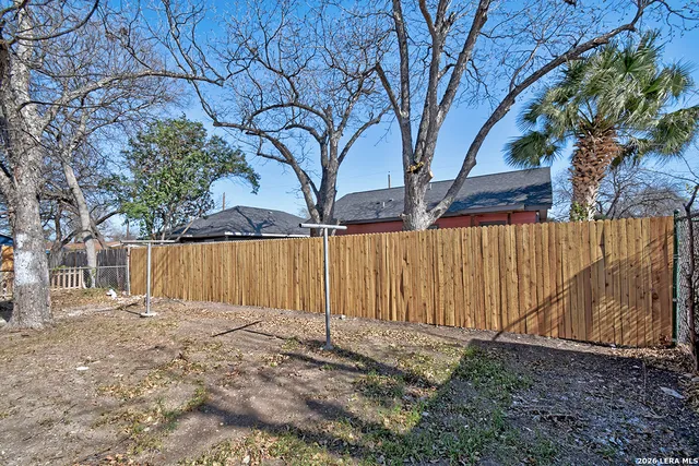 $1,395 | 844 San Manuel Avenue, San Antonio, TX 78237