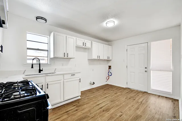 $1,395 | 844 San Manuel Avenue, San Antonio, TX 78237