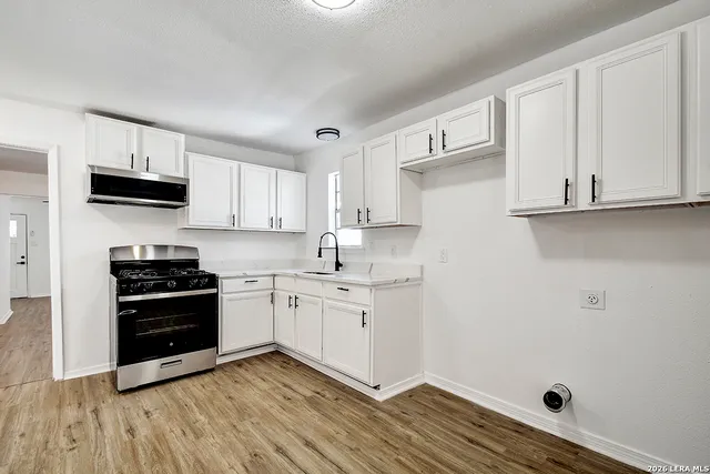 $1,395 | 844 San Manuel Avenue, San Antonio, TX 78237