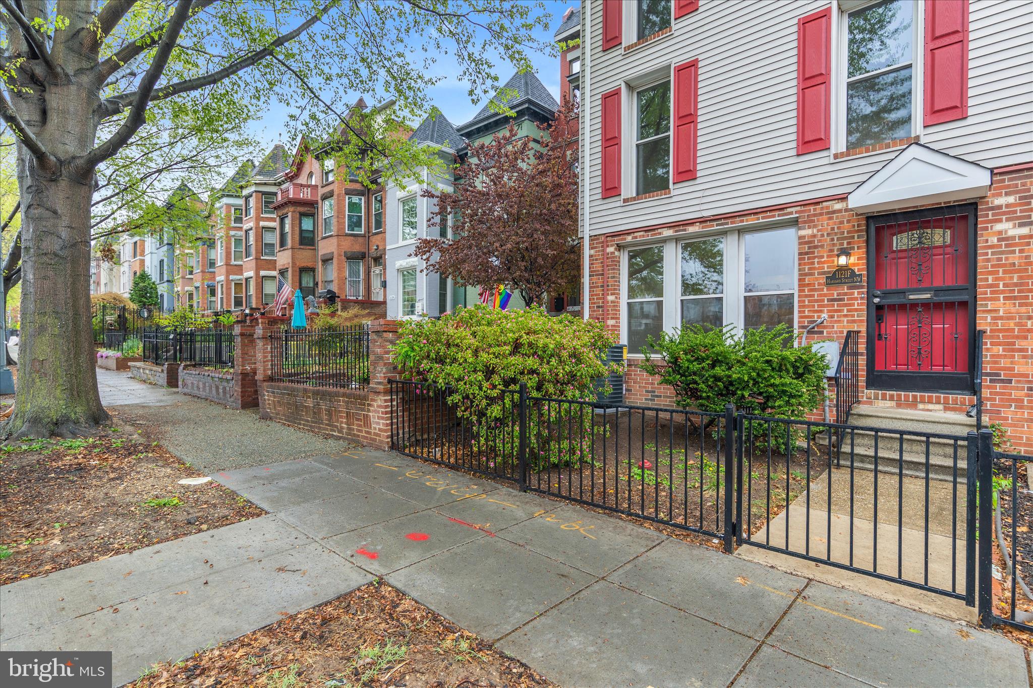 1121 Harvard Street Northwest, Unit F Washington, DC 20009 - Photo 2 of 40 Front