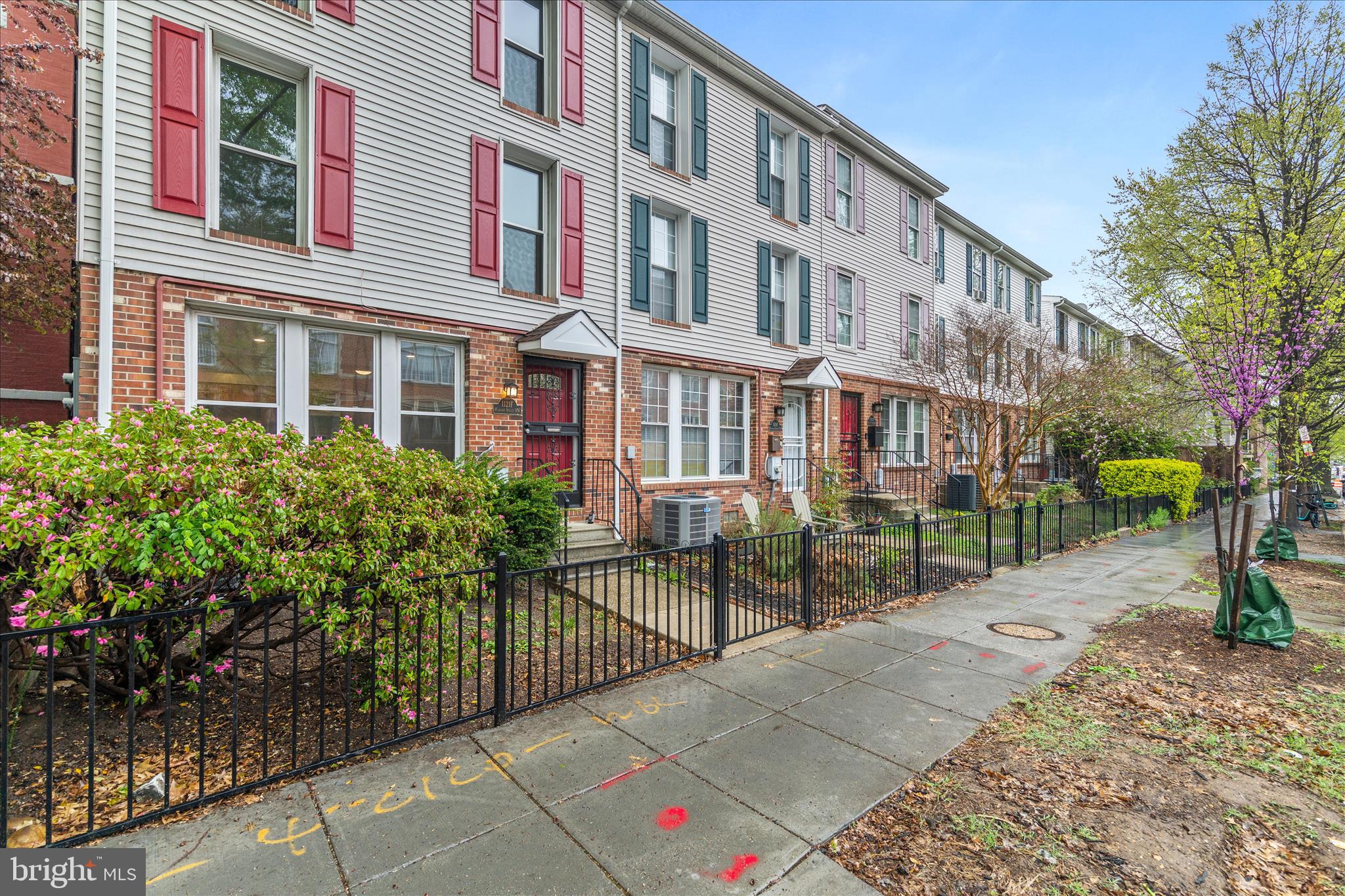 1121 Harvard Street Northwest, Unit F Washington, DC 20009 - Photo 3 of 40 Front