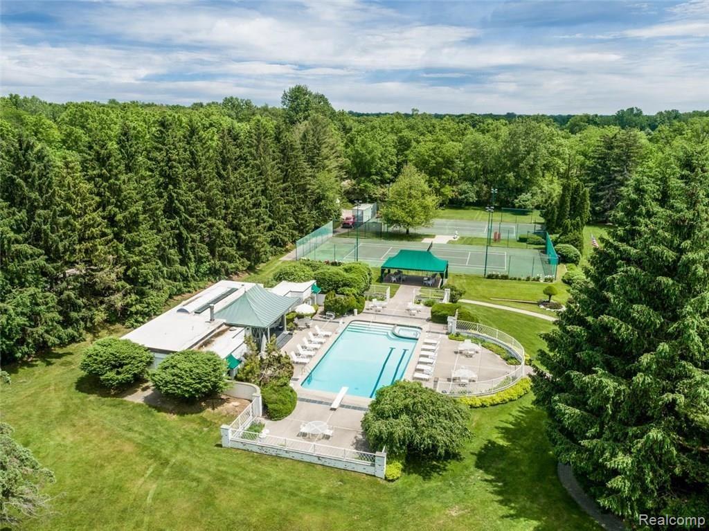 31500 Bingham Road Franklin, MI 48025 - Photo 2 of 41 31500 Bingham Rd Bingham Farms-large-063-203-31500 Bingham Road Bingham-1335x1000-72dpi.jpg
