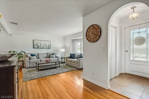 $799,000 | 48 Woodland Avenue, Verona, NJ 07044