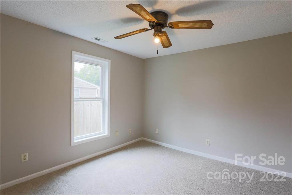 315 South Rhyne Street Dallas, NC 28034 - Photo 9 of 12 Gallery Image 9