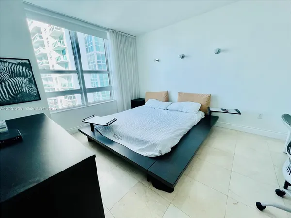 $3,300 | 950 Brickell Bay Drive, Unit 3703, Miami, FL 33131