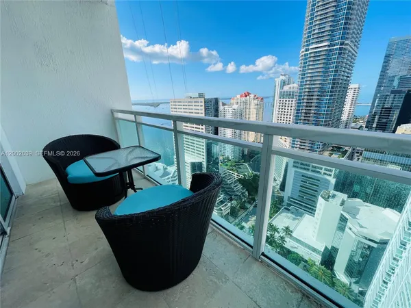 $3,300 | 950 Brickell Bay Drive, Unit 3703, Miami, FL 33131