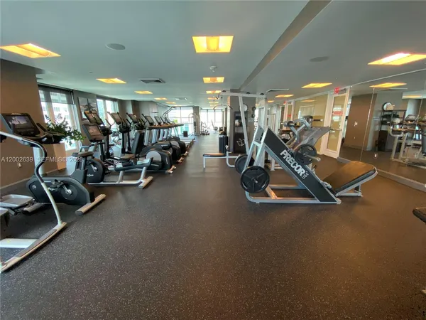 $3,300 | 950 Brickell Bay Drive, Unit 3703, Miami, FL 33131