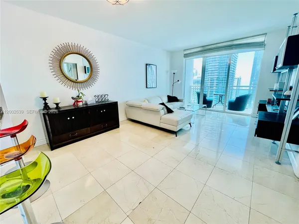 $3,300 | 950 Brickell Bay Drive, Unit 3703, Miami, FL 33131