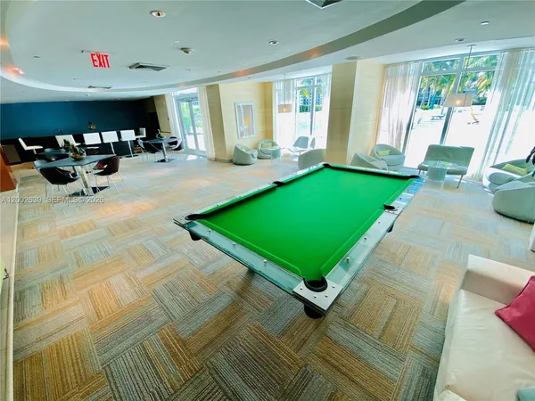 $3,300 | 950 Brickell Bay Drive, Unit 3703, Miami, FL 33131