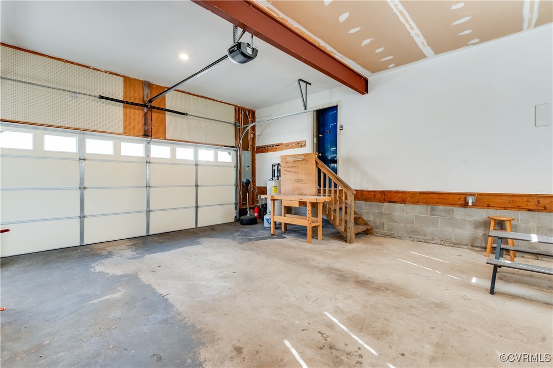 7400 Cannock Road Chesterfield, VA 23832 - Photo 35 of 36 a view of a indoor garage