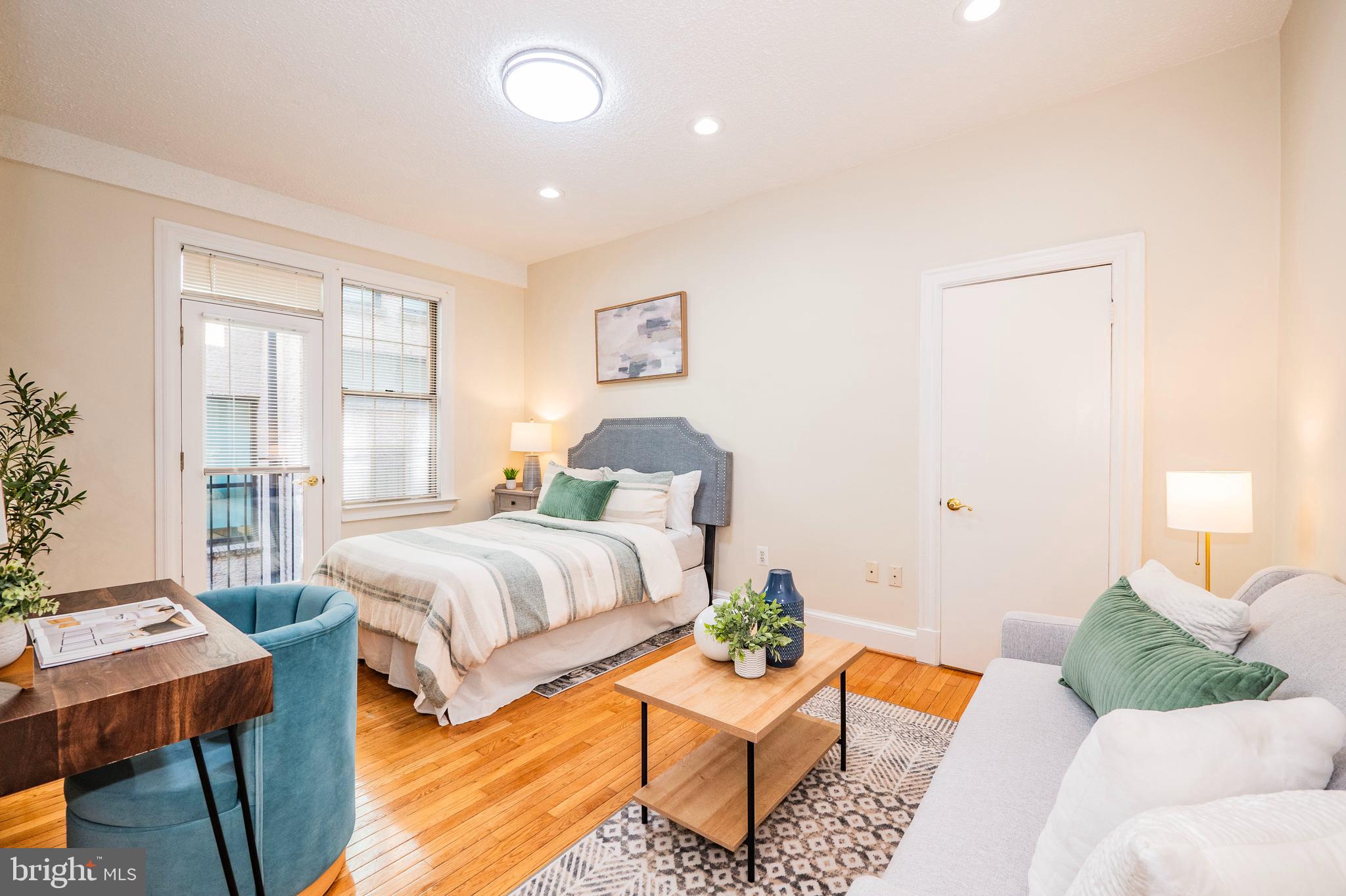 1401 Columbia Road Northwest, Unit 312 Washington, DC 20009 - Photo 2 of 39 Recessed lighting