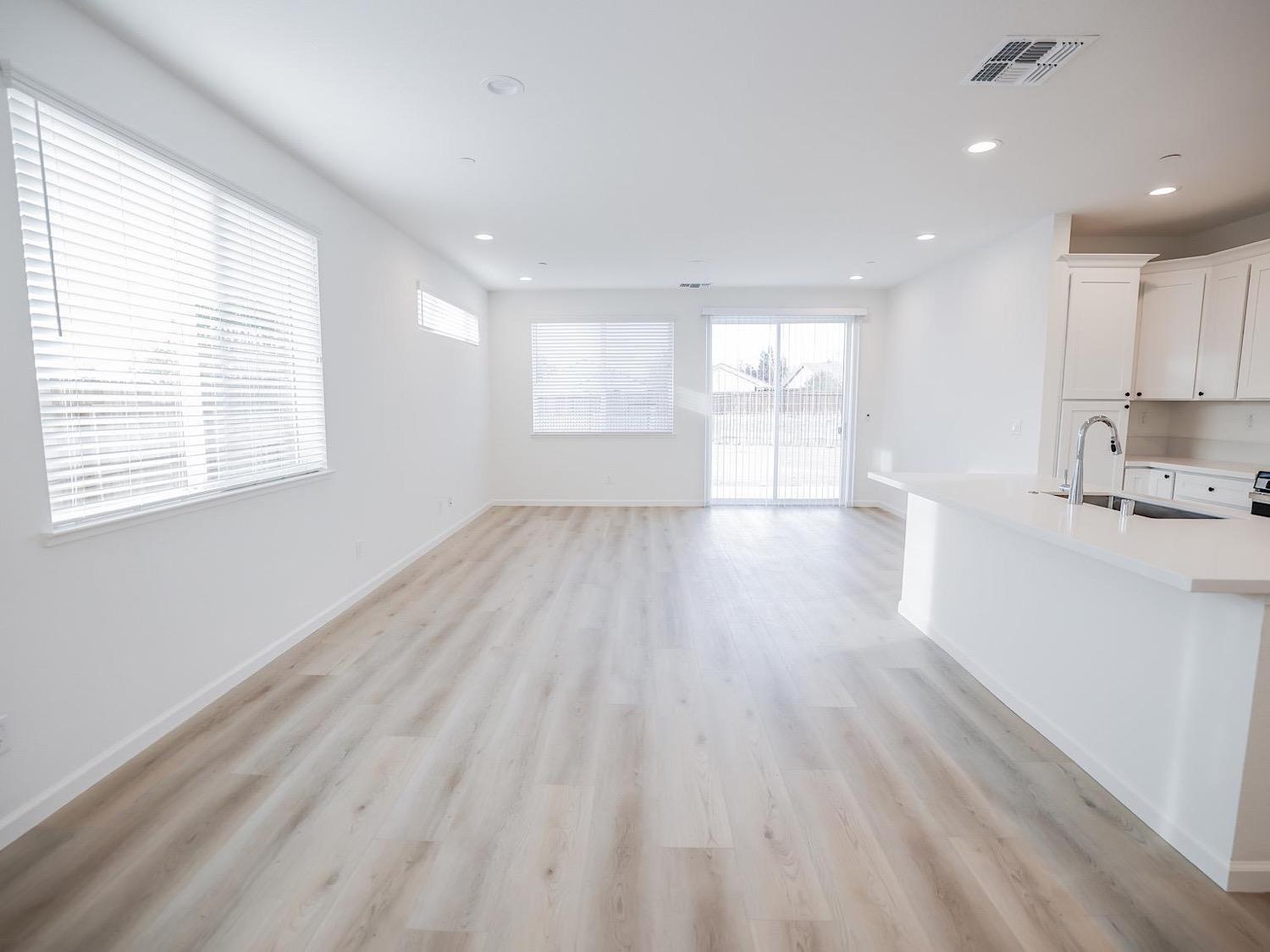 521 Fox Hunt Way Rio Linda, CA 95673 - Photo 8 of 78