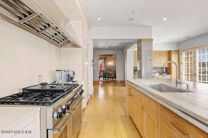 559 Steamboat Road, Unit B2 Greenwich, CT 06830 - Photo 12 of 49 559 Steamboat Rd Unit B2