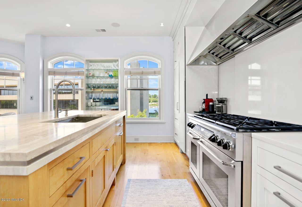 559 Steamboat Road, Unit B2 Greenwich, CT 06830 - Photo 13 of 49 Gourmet Kitchen
