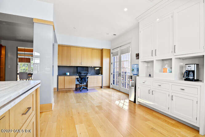 559 Steamboat Road, Unit B2 Greenwich, CT 06830 - Photo 14 of 49 559 Steamboat Rd Unit B2