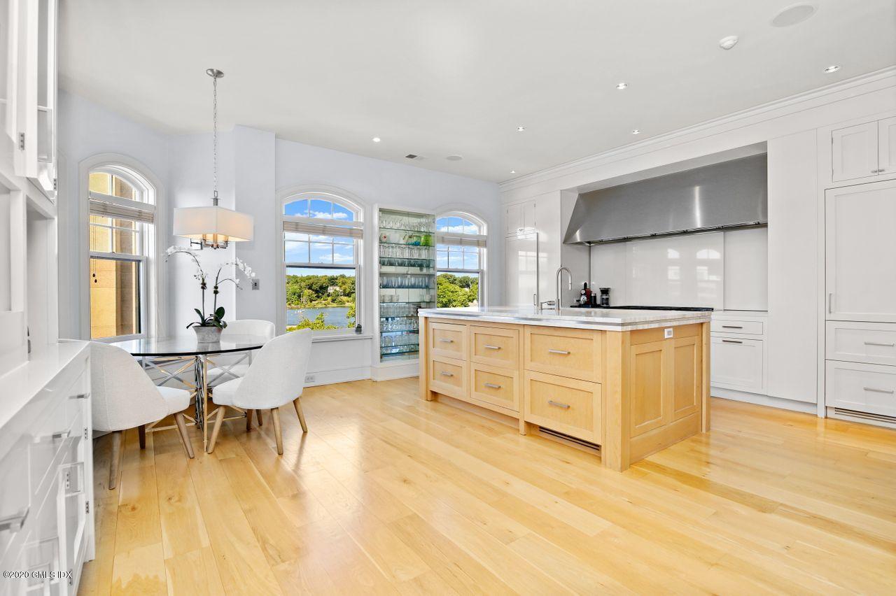 559 Steamboat Road, Unit B2 Greenwich, CT 06830 - Photo 8 of 49 Eat-in Gourmet Kitchen