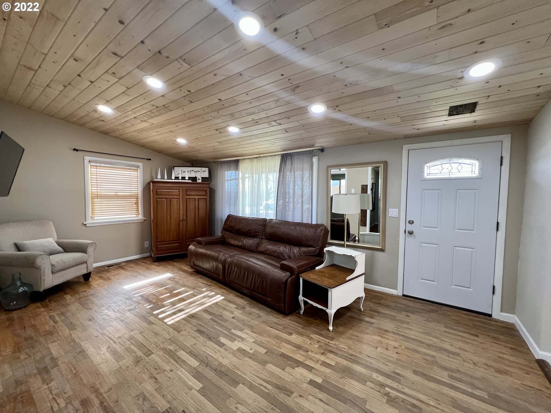 3026 Southwest Hailey Avenue Pendleton, OR 97801 - Photo 4 of 15 a living room with furniture and a wooden floor