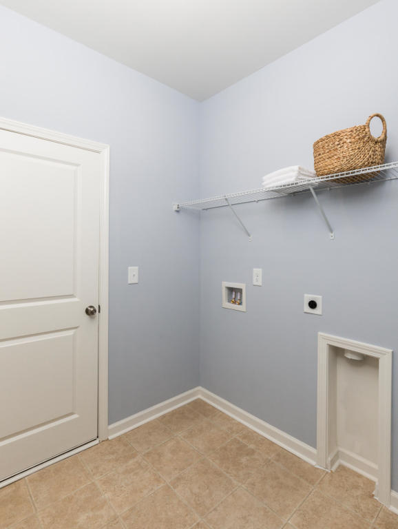487 Spanish Wells Road Summerville, SC 29486 - Photo 11 of 27 Laundry room