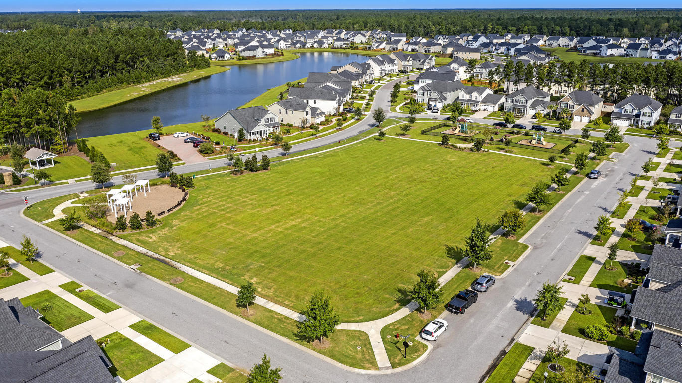 487 Spanish Wells Road Summerville, SC 29486 - Photo 14 of 27 Event Lawn