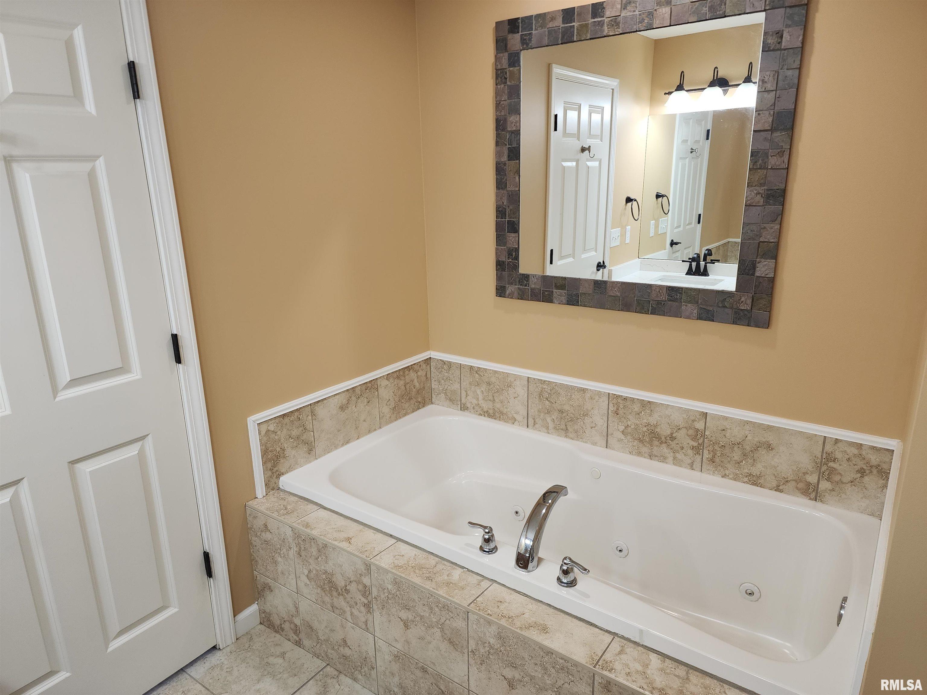 404 Treeline Lane Springfield, IL 62703 - Photo 38 of 58