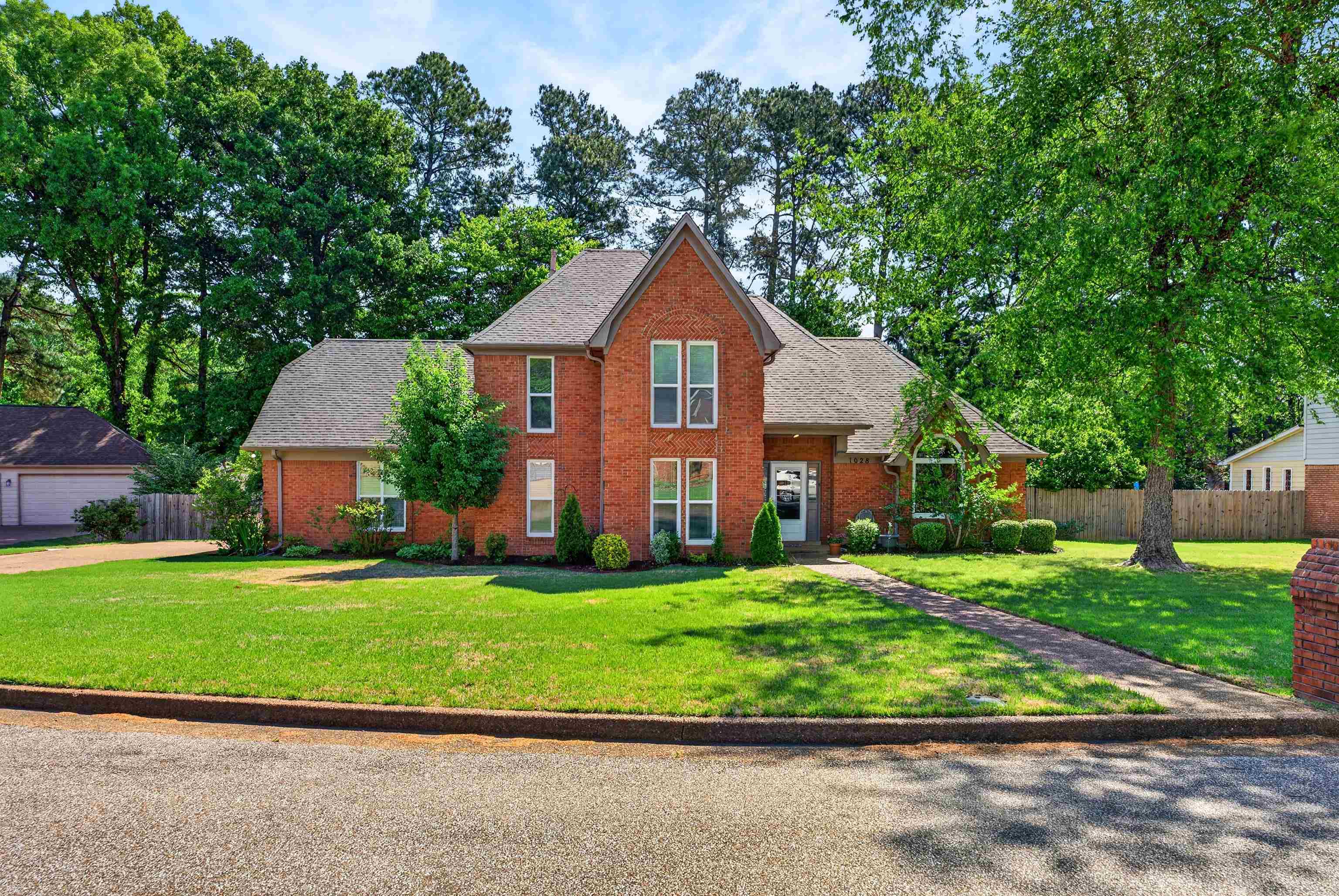 1028 Winleaf Drive Collierville, TN 38017 - Photo 2 of 30