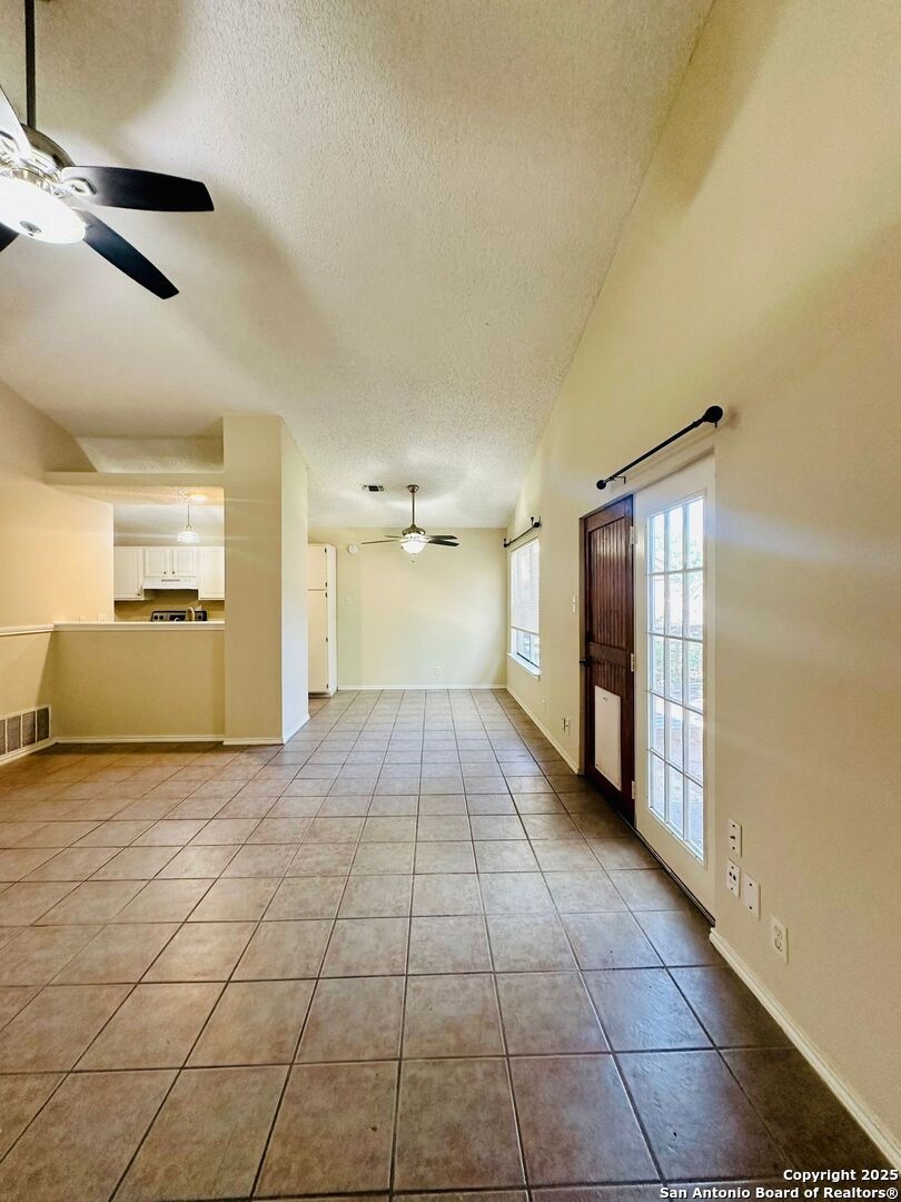 7906 Forest Ranch Live Oak, TX 78233 - Photo 5 of 29