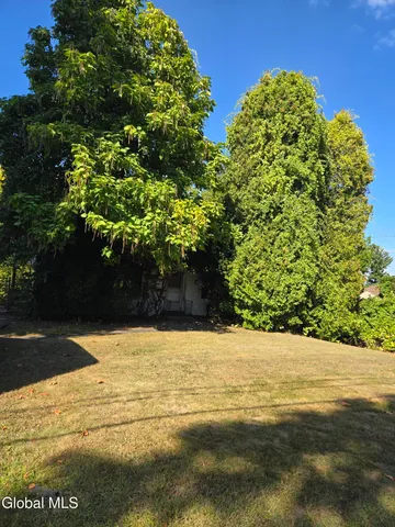 $300,000 | 14 Meadow Lane, Colonie, NY 12110