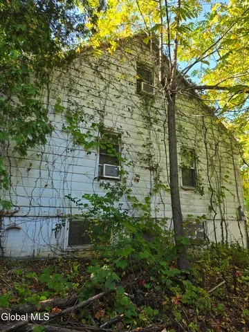 $300,000 | 14 Meadow Lane, Colonie, NY 12110