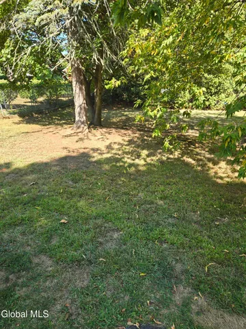 $300,000 | 14 Meadow Lane, Colonie, NY 12110