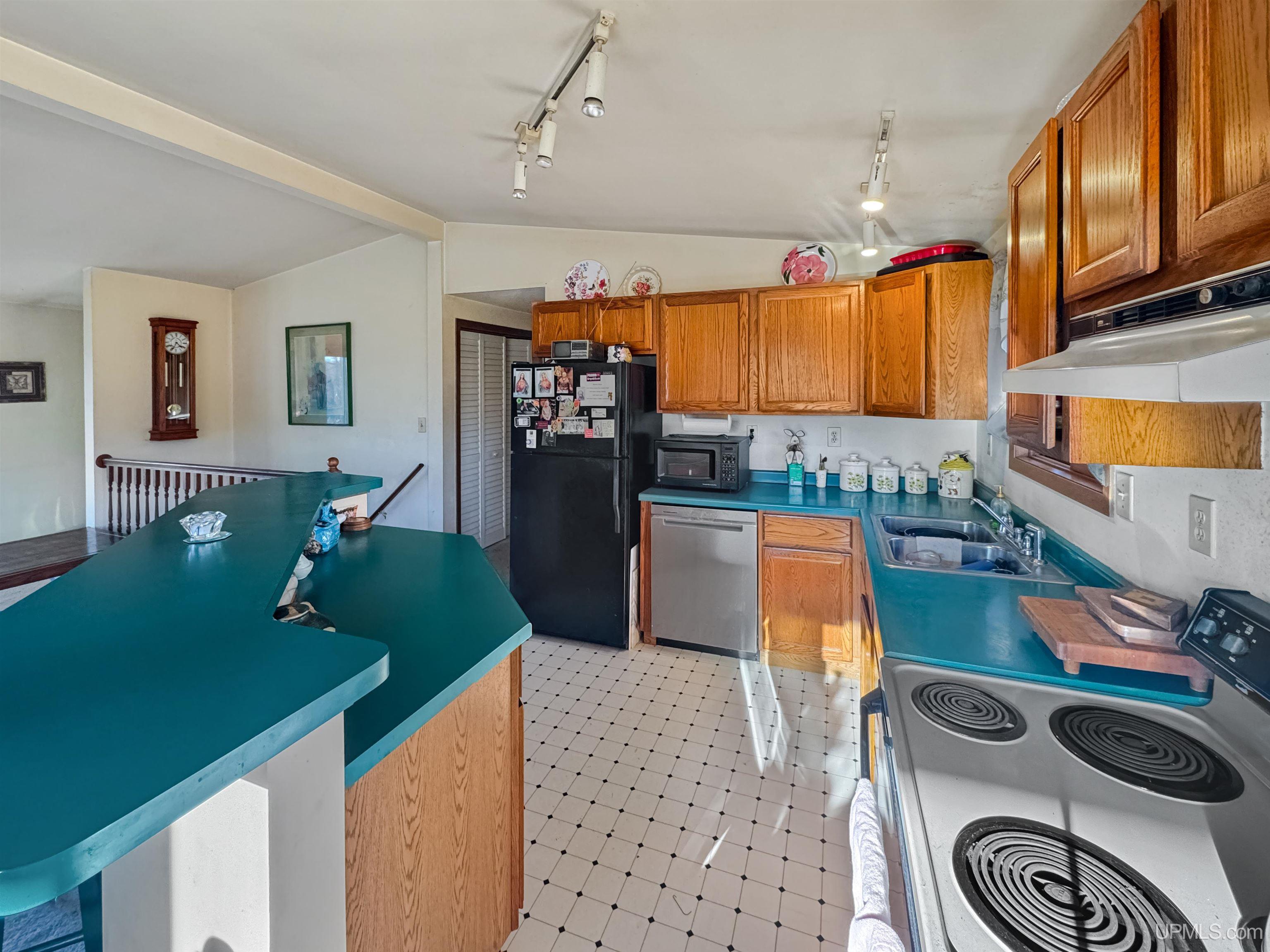 154 Swan Lake Road Crystal Falls, MI 49920 - Photo 4 of 36 Gallery Image 4