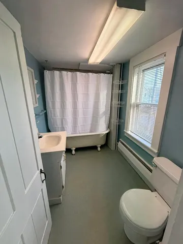 $1,500 | 411 4th Street, Unit 2B, Rollinsford, NH 03869