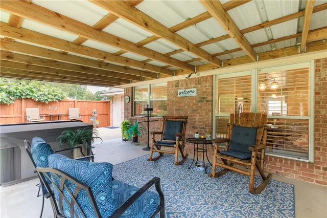 $379,000 | 125 Golfview Drive, Hilltop Lakes, TX 77871