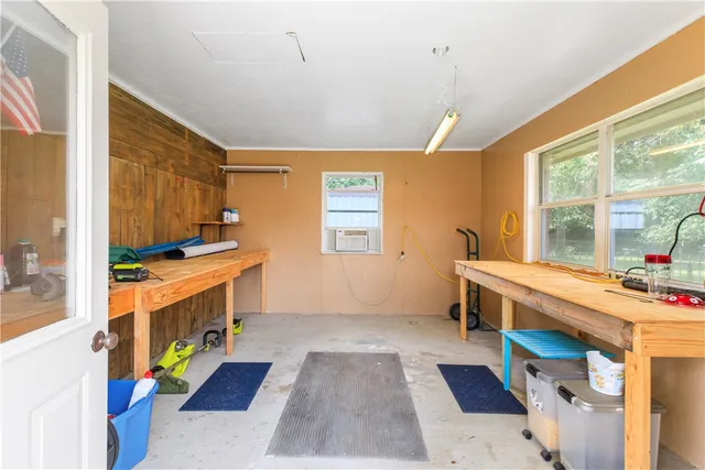 $379,000 | 125 Golfview Drive, Hilltop Lakes, TX 77871